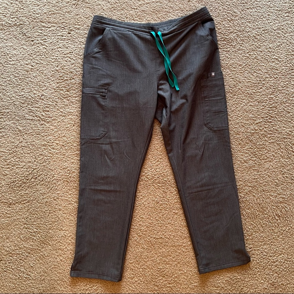 FIGS Women Yola Skinny Scrub Pant - Graphite, Petite Large